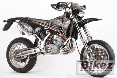 2005 factory bike desert sm 250 photo